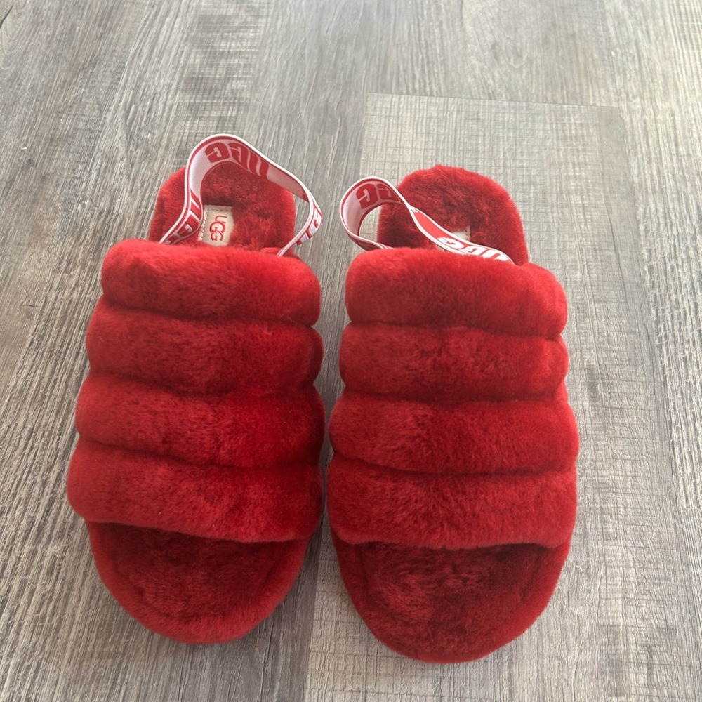 UGG Womens Red Fluffy Slippers